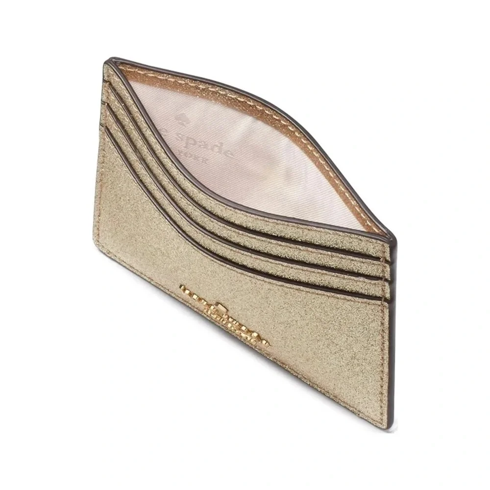 kate spade reposhing this